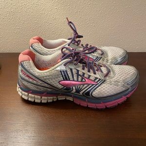 Women’s Brooks GTS running shoes size 11